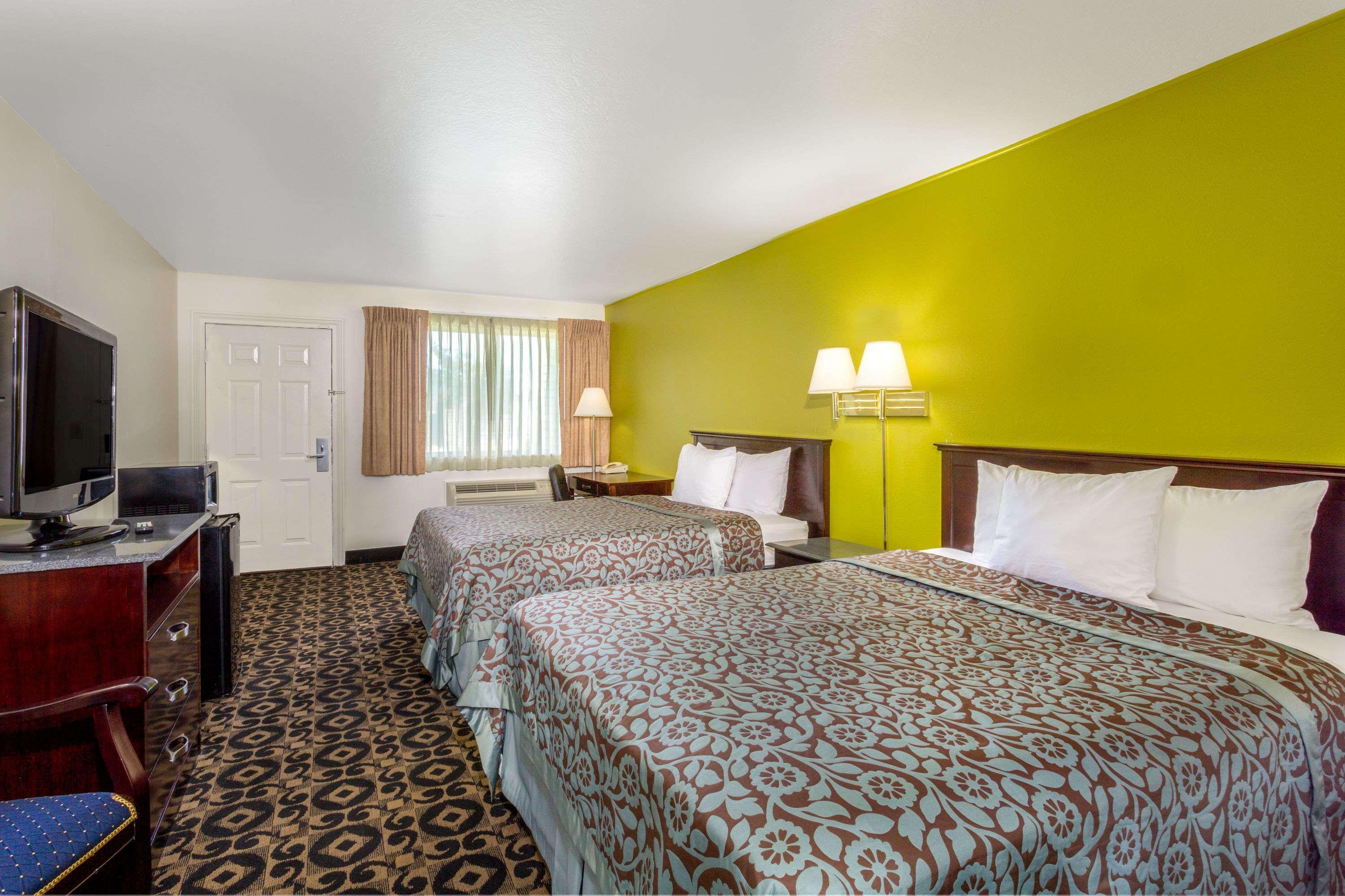 Days Inn By Wyndham Delta Exterior foto